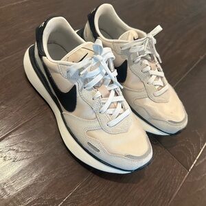 Women's nike sneakers light new size 8